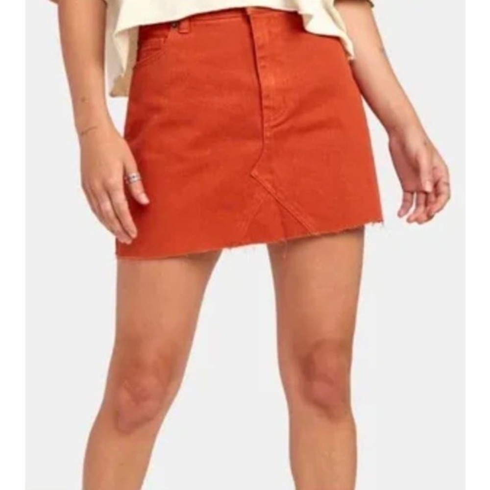 RVCA Denim Mini Skirt Womens Size 26 Small‎ Burnt Orange Frayed Raw Hem Cotton
